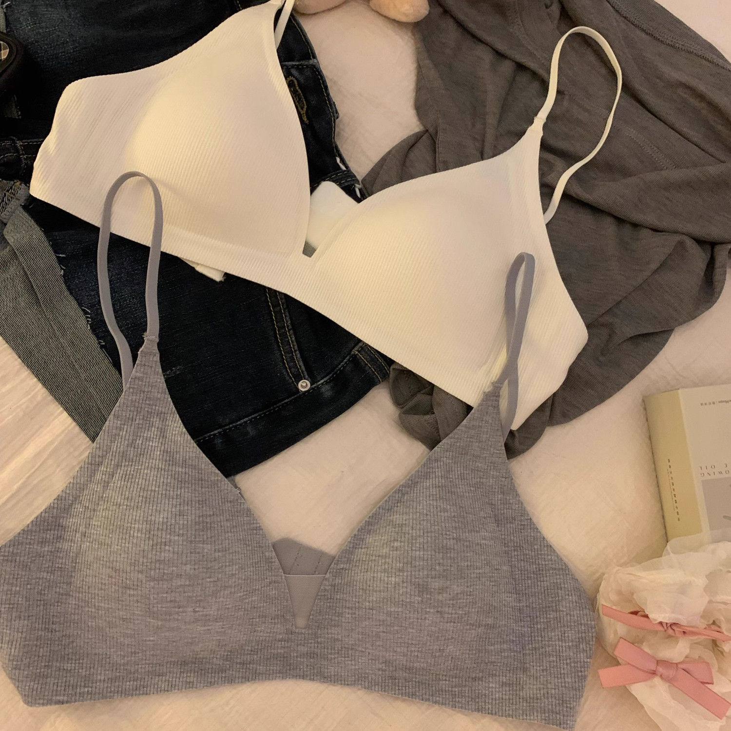细肩带法式三角杯内衣女小胸聚拢深夏季薄款无钢圈舒适无痕文胸罩