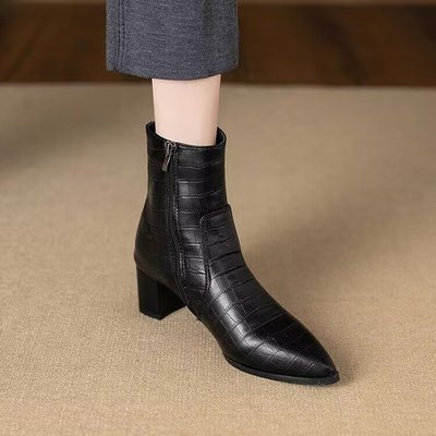 尖头高跟鞋短靴女2025新款秋冬法式加绒小踝靴瘦瘦靴复古粗跟短靴