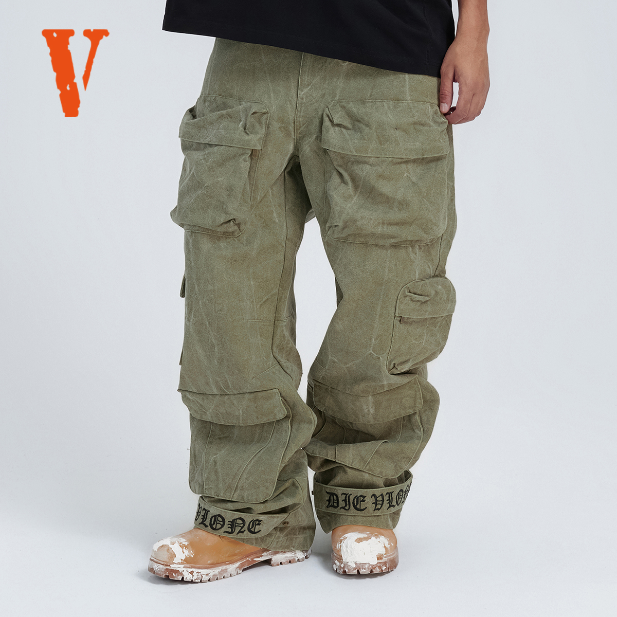 VLONE 刺绣LOGO标语重磅水洗做旧宽松多口袋长裤工装裤 男女同款