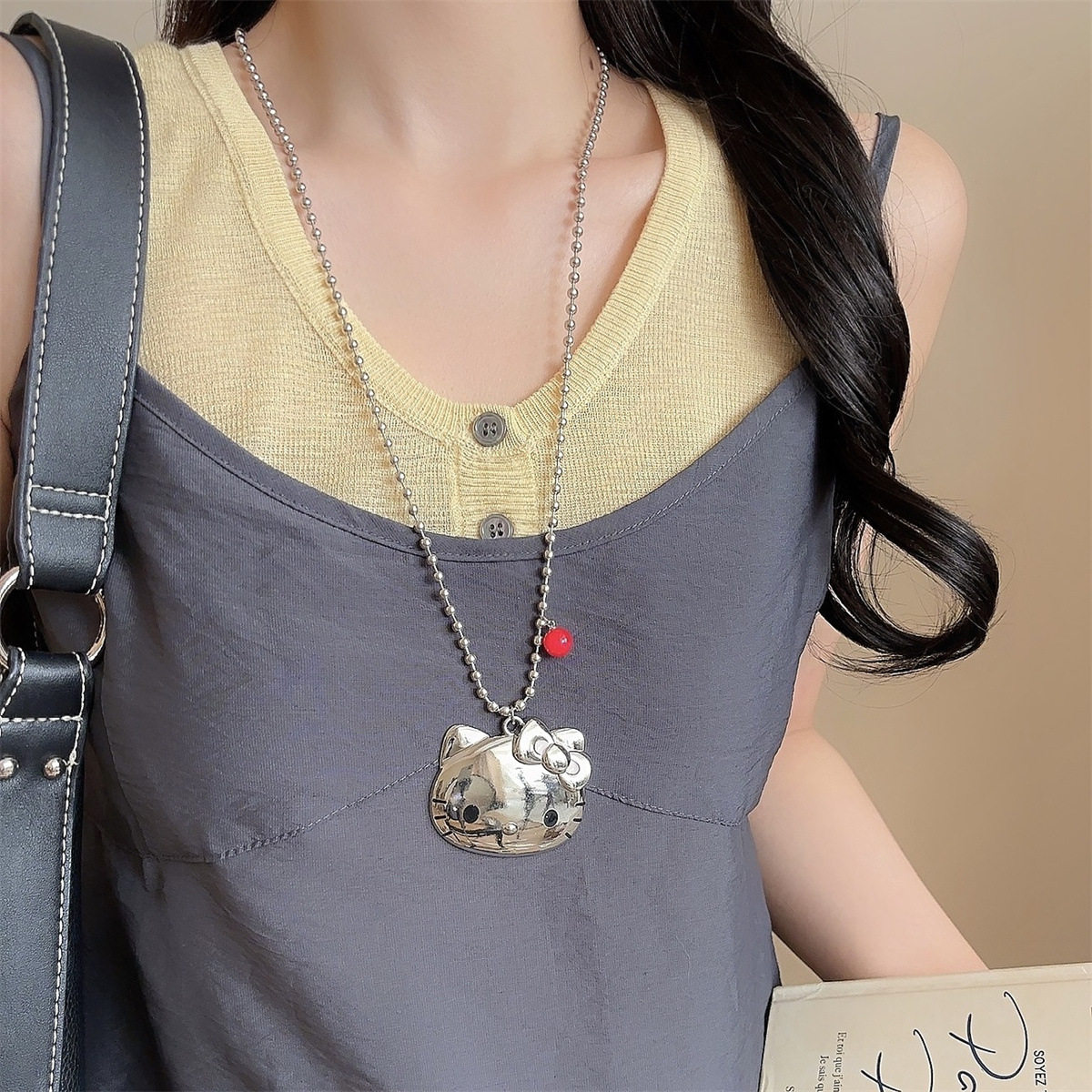 韩国东大门爆款可爱少女感KT猫吊坠项链女长款休闲个性时尚毛衣链