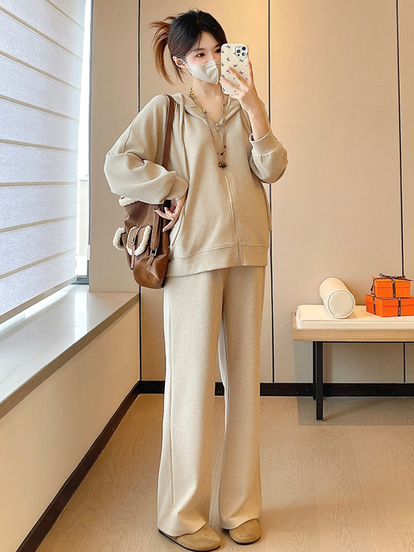 孕妇秋冬装套装时尚洋气时髦慵懒风2025新款针织连帽拉炼卫衣毛衣