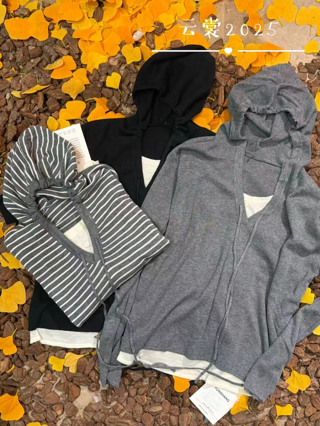 10/29 休闲风~慵懒!V领显瘦假两件帽衫 胸围100衣长56