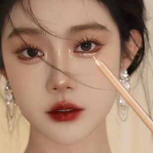 新品 爆闪卧蚕笔提亮二合一下至细闪珠光白香槟金卧棒笔修容初学者