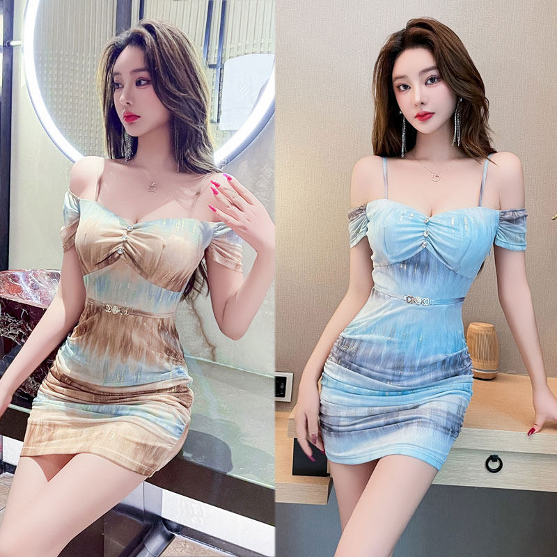 辣妹性感吊带一字肩包臀裙2025新款紧身褶皱spa水疗夜场公主服潮