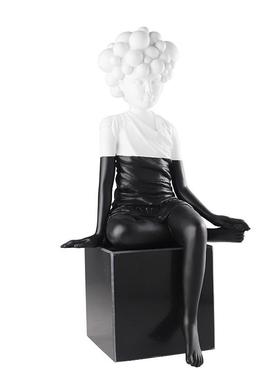 现代抽象人物雕塑酒店样板间客厅桌面艺术摆件轻奢家居装饰品