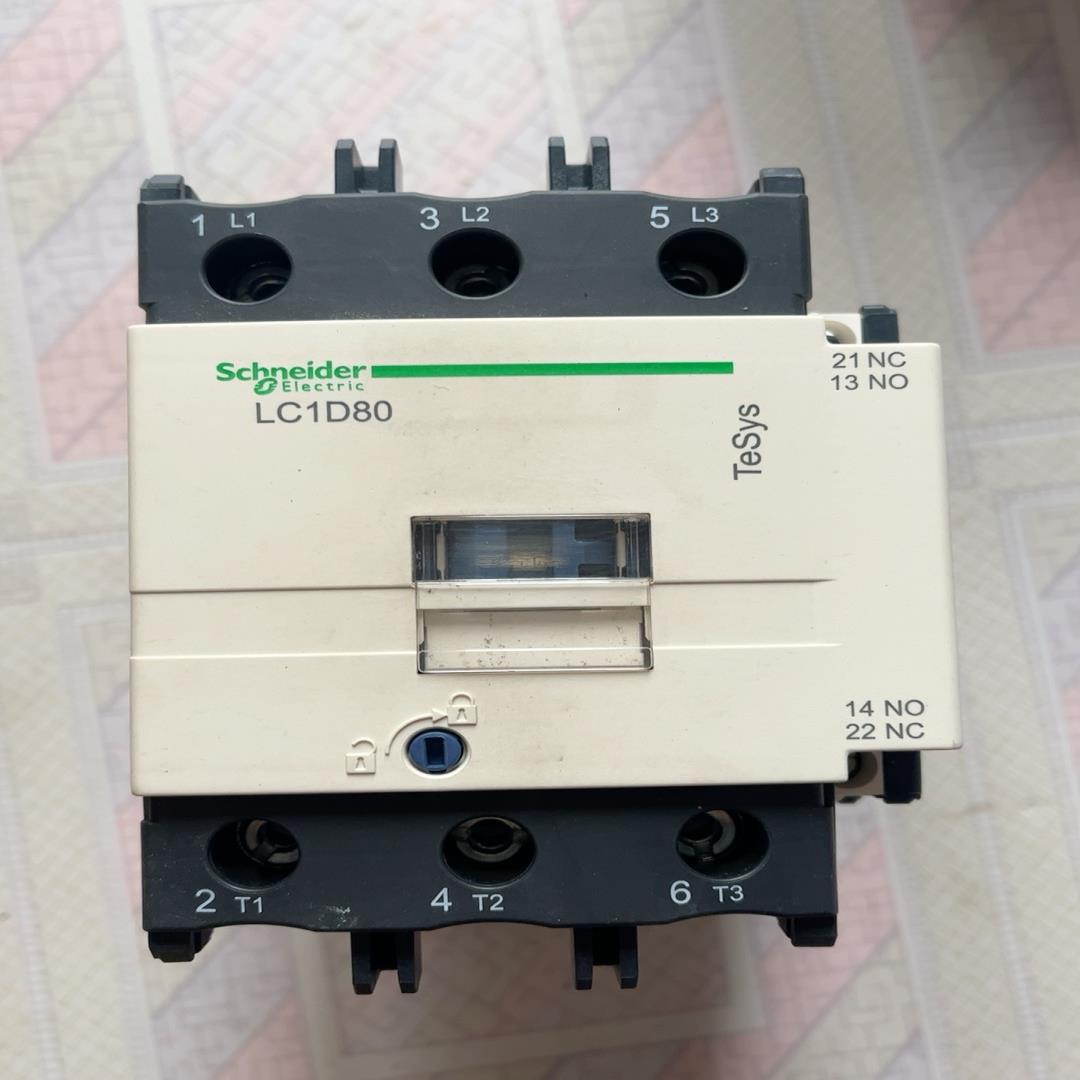 施耐德LC1DD80接触器，正品拆机，成色全新没有包装盒。线