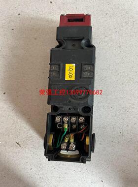 【荣强工控】拆机欧姆龙安全门锁开关D4GL-2DFA-A4 完好