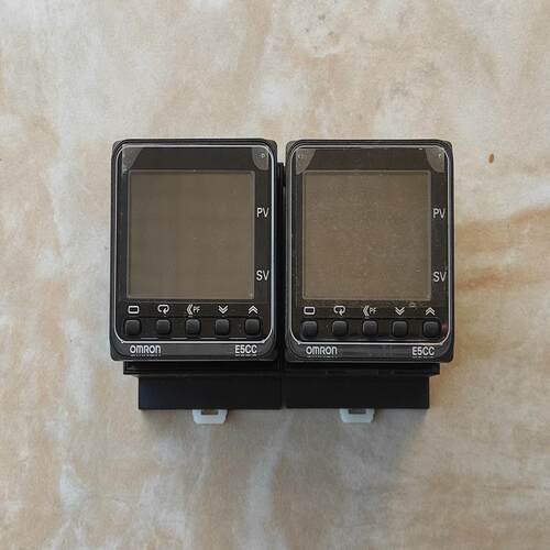 欧姆龙温控器E5CC-RX3ASM-006  2个