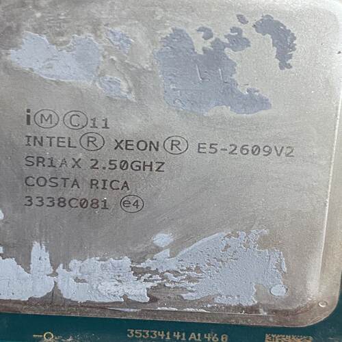 服务器CPU E5-2609V2 一个面有点刮痕一个正常特价