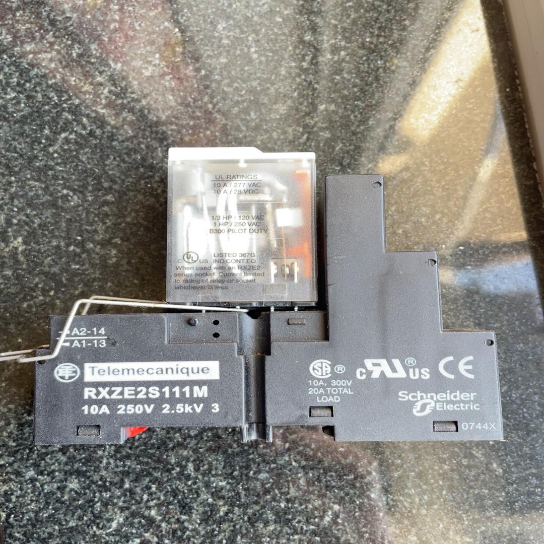 继电器RXZE2S11M，24VDC，10Ａ