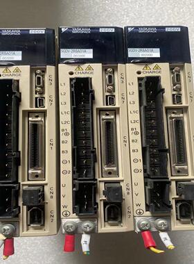 安川伺服驱动器400瓦三个，型号sgdv 2r8a01a00