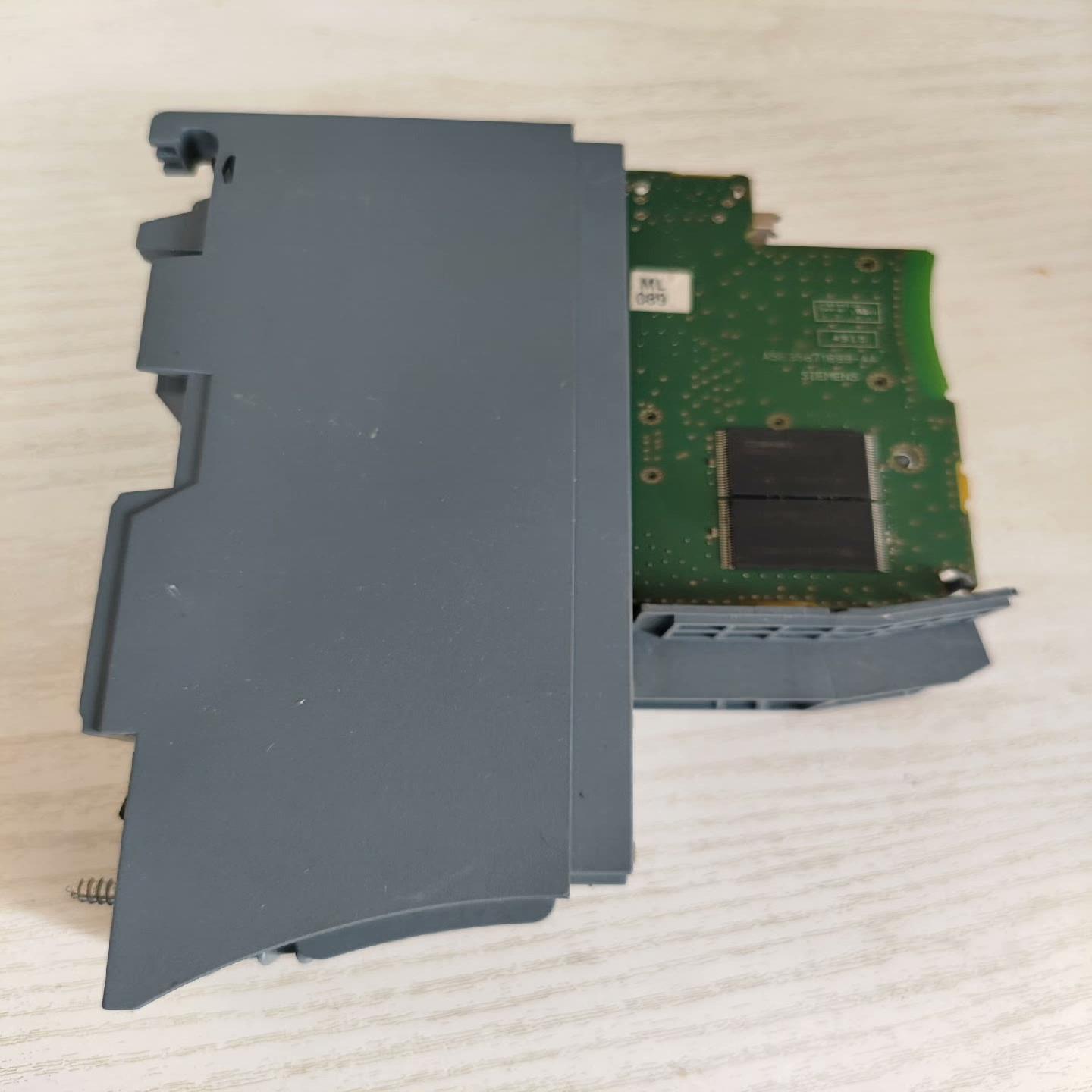 [德峰]西门子CPU 1511F-1 PN模块，工人拆的太猛，显示模