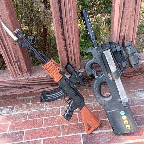 创利达P90电动玩具枪八音振动灯光冲锋AK47迷你模型户外儿童玩具