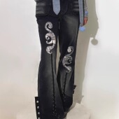 蜗牛骸拼接异形刺绣复古重工铆钉皮条水洗喇叭长裤 原创设计