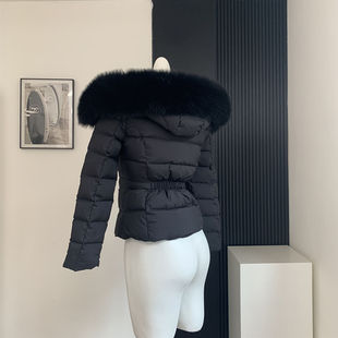 今年流行的漂亮的白色仿狐狸毛大毛领收腰短款羽绒棉服女冬季2025