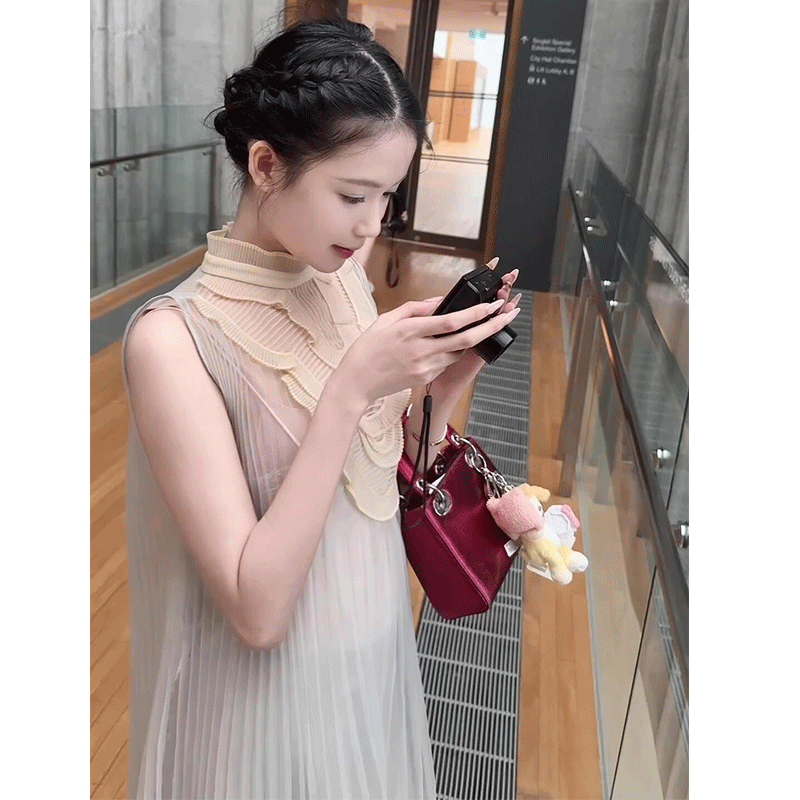 碎冰蓝玫 灰蓝色蕾丝风琴褶无袖连衣裙气质显白吊带短裙