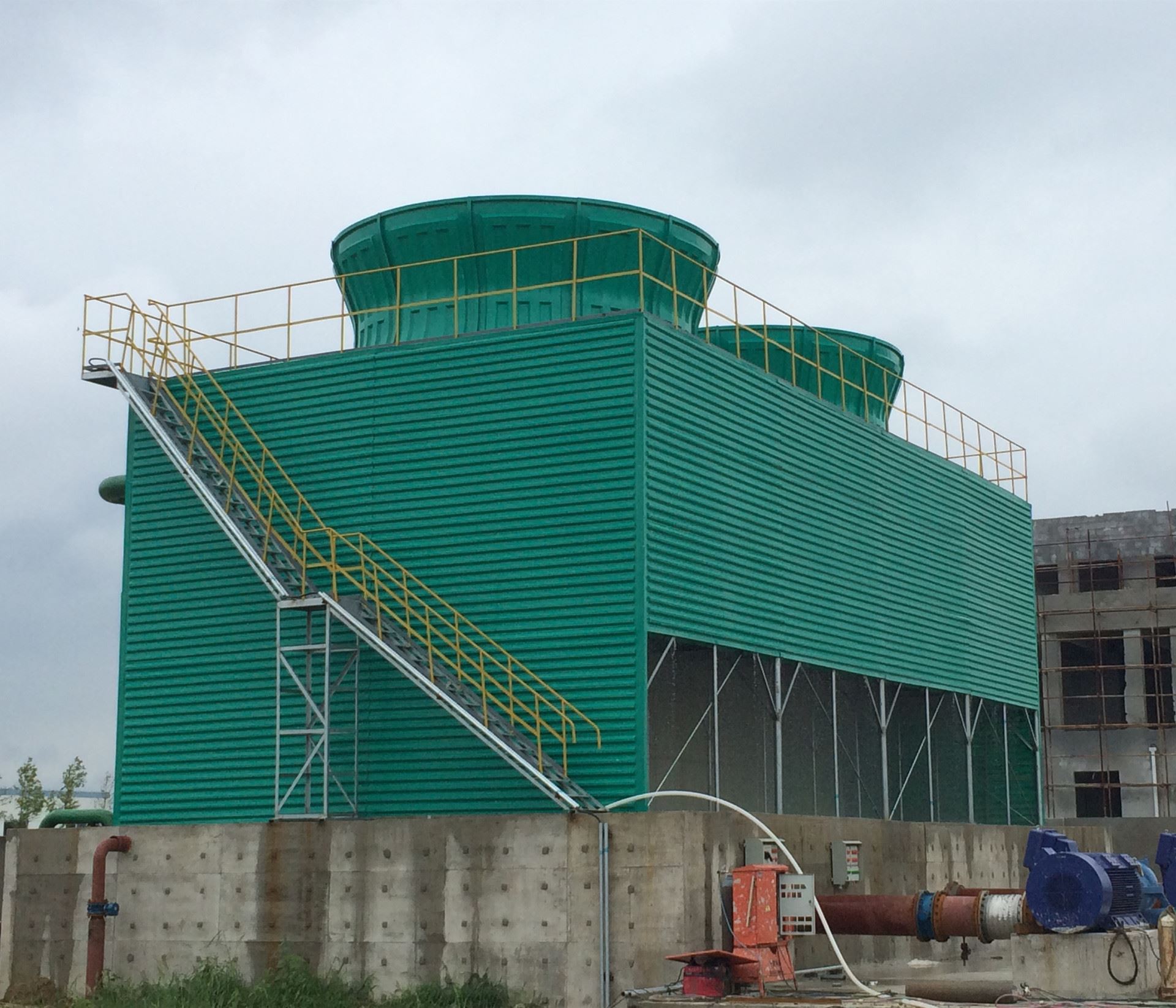 厂家直方形销玻璃钢冷却塔 电厂冷却塔 1500立方方形冷却塔维修