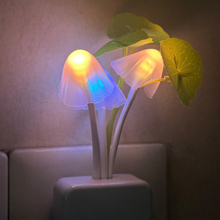 自动感应护眼蘑菇小夜灯led微弱光插电节能床头喂奶起夜门口光控