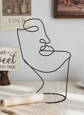 润家家居ins抽象人物艺术桌面网红民宿北欧风格铁艺线条创意摆件