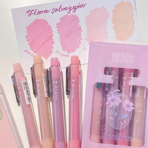Color highlighter a set of 4 color marker pens荧光记号笔