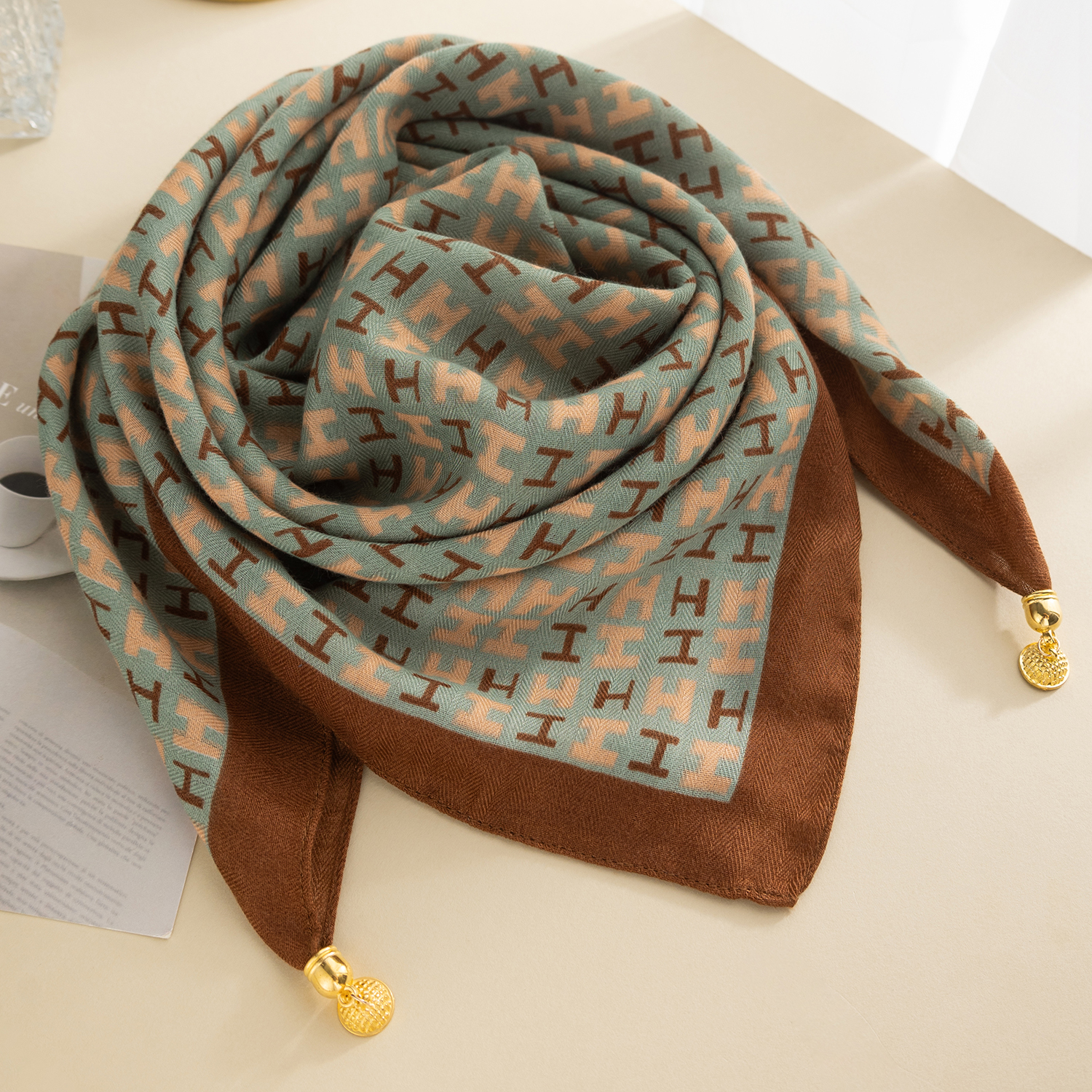 2025新款磁吸扣护颈小围巾女款丝巾三角方巾高级感护脖子秋冬围脖