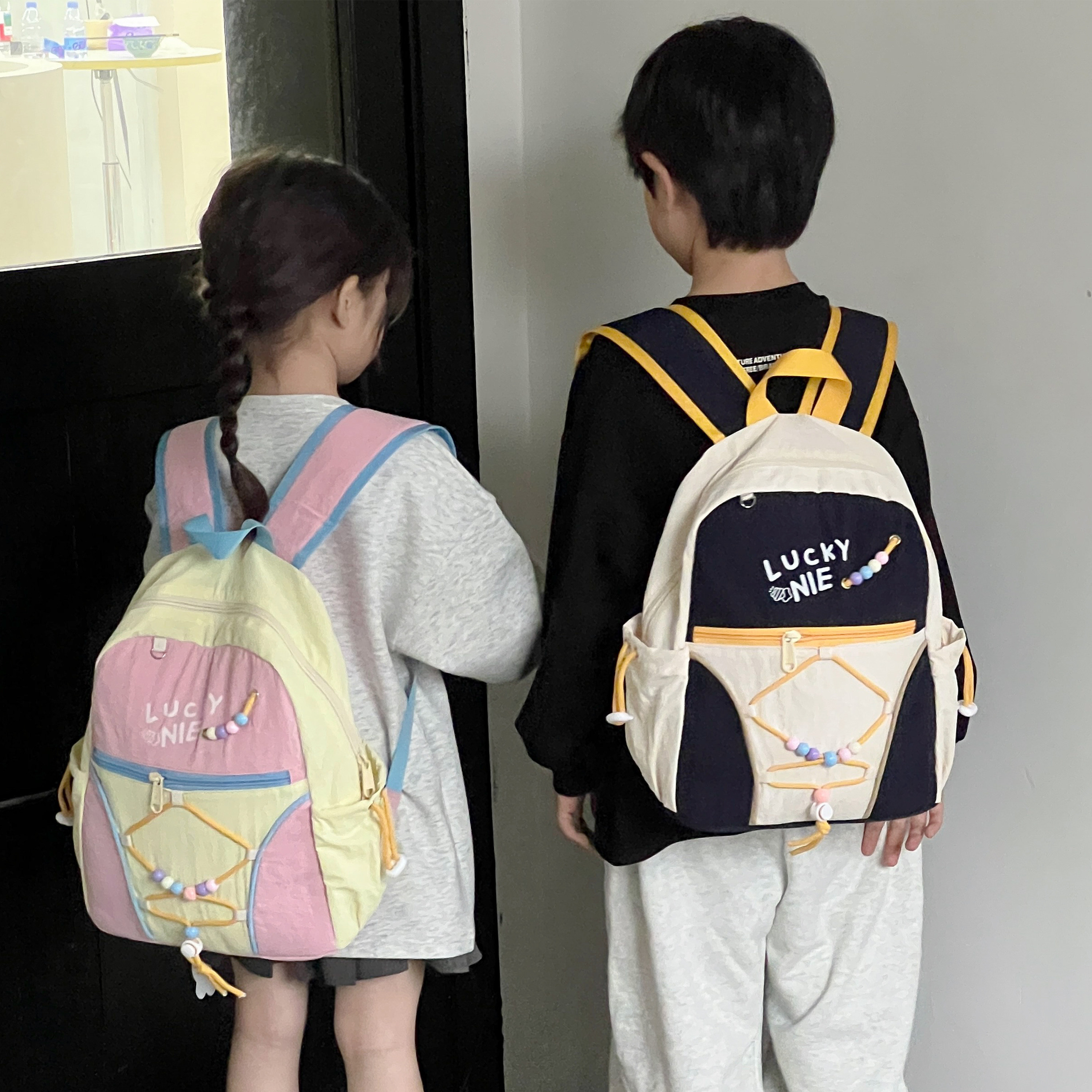 日系撞色轻便百搭男女童双肩包