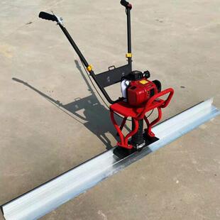 水泥表面刮平机修路用手扶混凝土刮平尺汽油四冲程动力振平尺