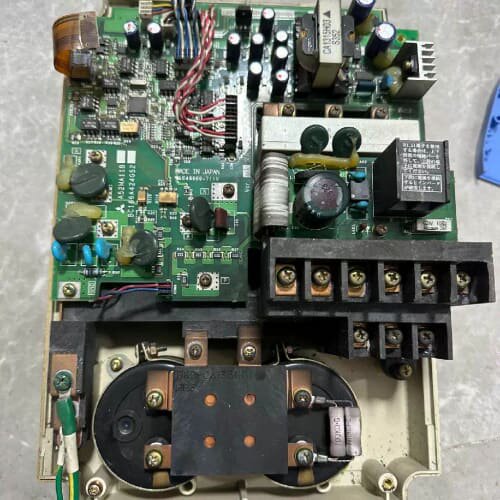 议价变频器FR-A520-11K 驱动板 A52MA11B