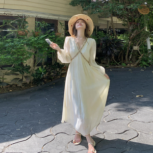波西米亚风防晒长袖连衣裙女夏超仙法式浪漫V领掐腰显身材度假裙图片