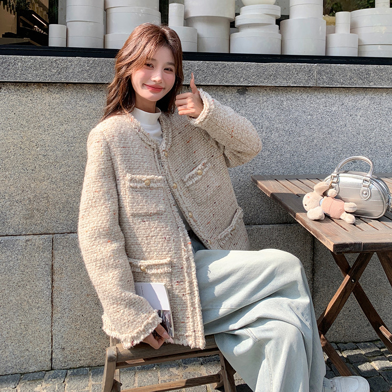 现货小香风面料含毛45%,内胆新标90白鸭绒191-6191-P265-K388图片