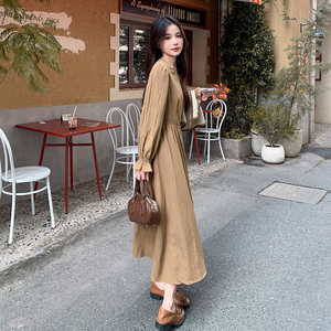 法式复古气质圆领连衣裙套装女2025春秋新款显瘦小香风马甲两件套图片