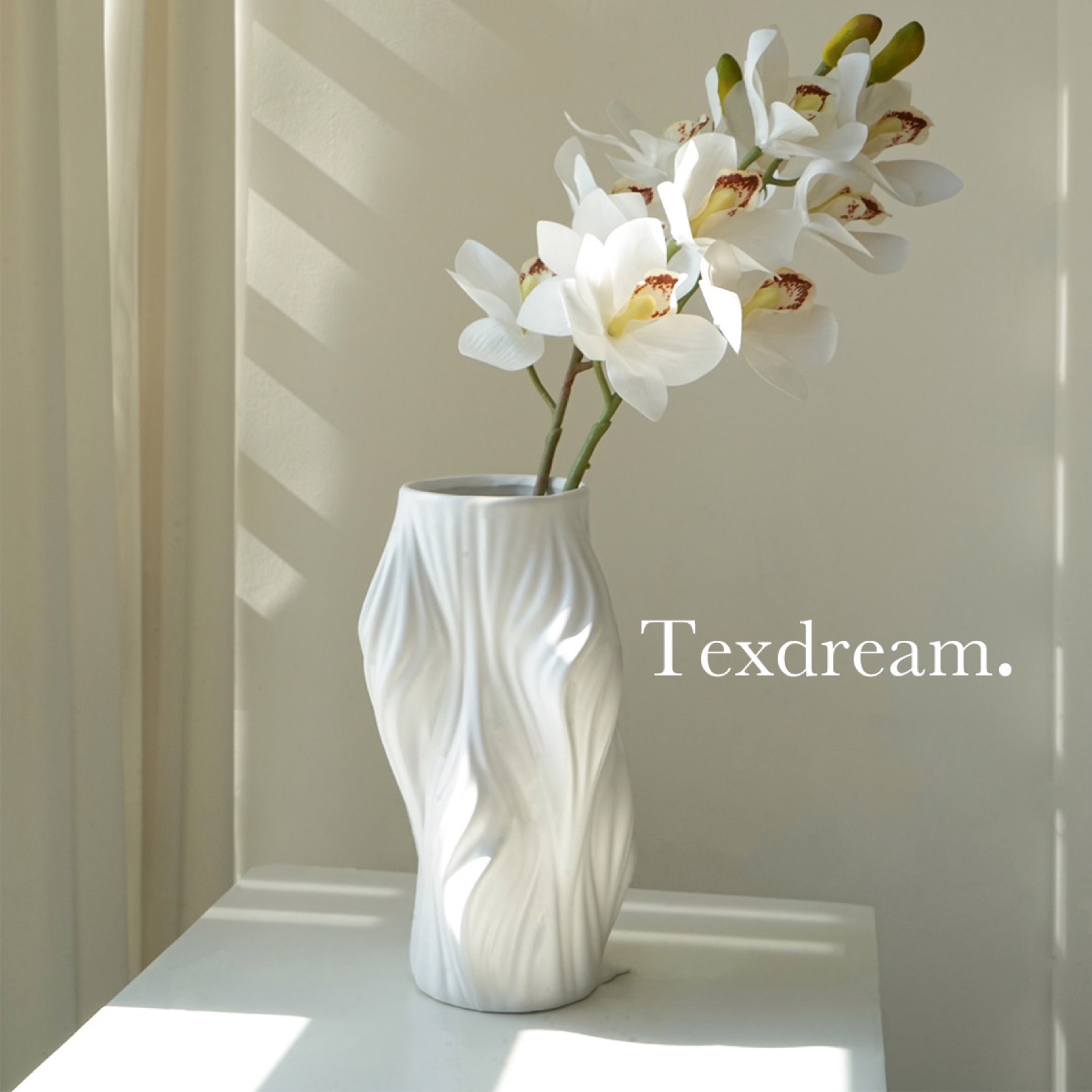 texdream织梦褶皱花瓶法式极简