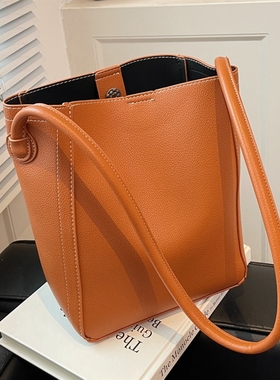 2022 New ndy Net Red Texture Fashion Luxury Casual Shoulder