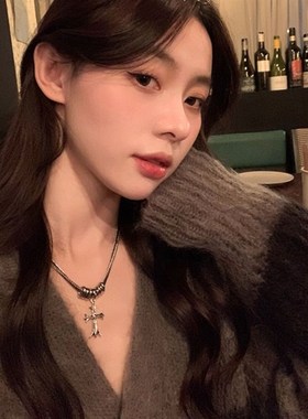 现货速发辣妹风~双层十字架吊坠项链冷淡风设计感小众高级闺蜜锁