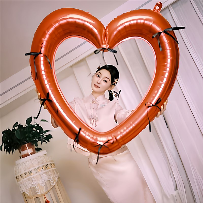 速发韩系结婚拍照出片小道具蝴蝶结镂空爱心气球新娘婚房氛围场景
