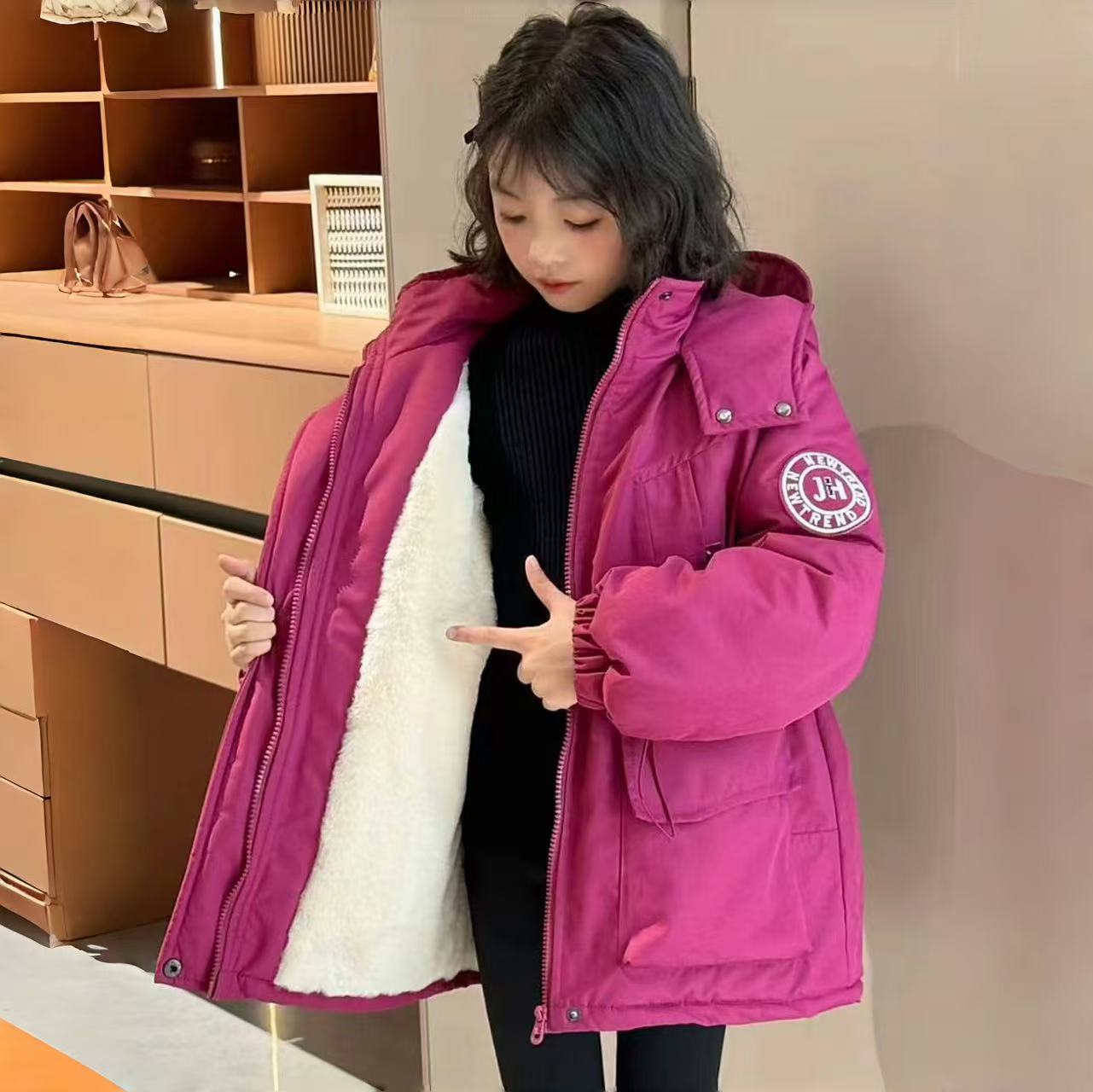2025新款女童加绒加厚保暖棉服洋气儿童夹棉中大童冲锋衣外套
