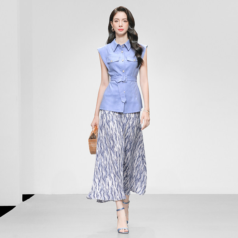 2026年夏季新款时尚小飞袖收腰显瘦马甲上衣+印花吊带裙长裙套装
