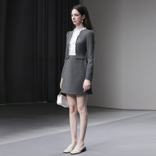 2025秋冬季新款法式复古千金风木耳边立体花点缀收腰小A摆连衣裙