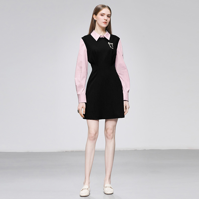 撞色拼接翻领长袖收腰A字短款