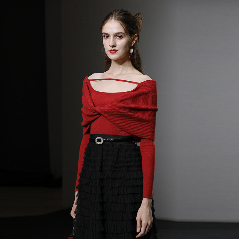 达菲时尚红色露锁骨一字肩针织衫女毛衣修身长袖气质性感别致上衣