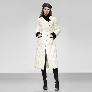 2025冬季新款撞色简约腰带收腰A摆过膝白鸭绒肌理感压花羽绒服女