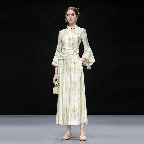 2025秋季新中式扎染印花立领露肩喇叭袖上衣+高腰大喇叭裤裙套装