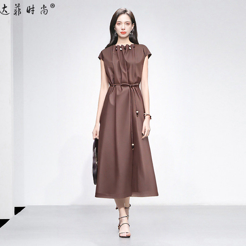 2026年夏季新款手工钉珠压褶立领设计收腰短袖大摆衬衣连衣裙