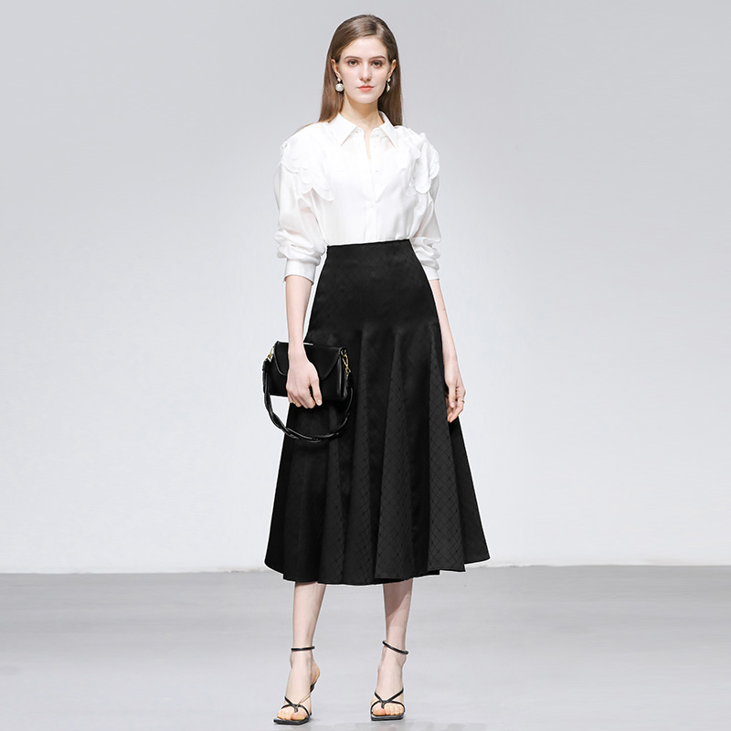 立体花白色衬衣修身荷叶摆半裙