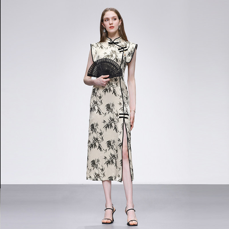 2026夏季新款新中式竹叶印花立领盘扣装饰收腰修身长款旗袍裙