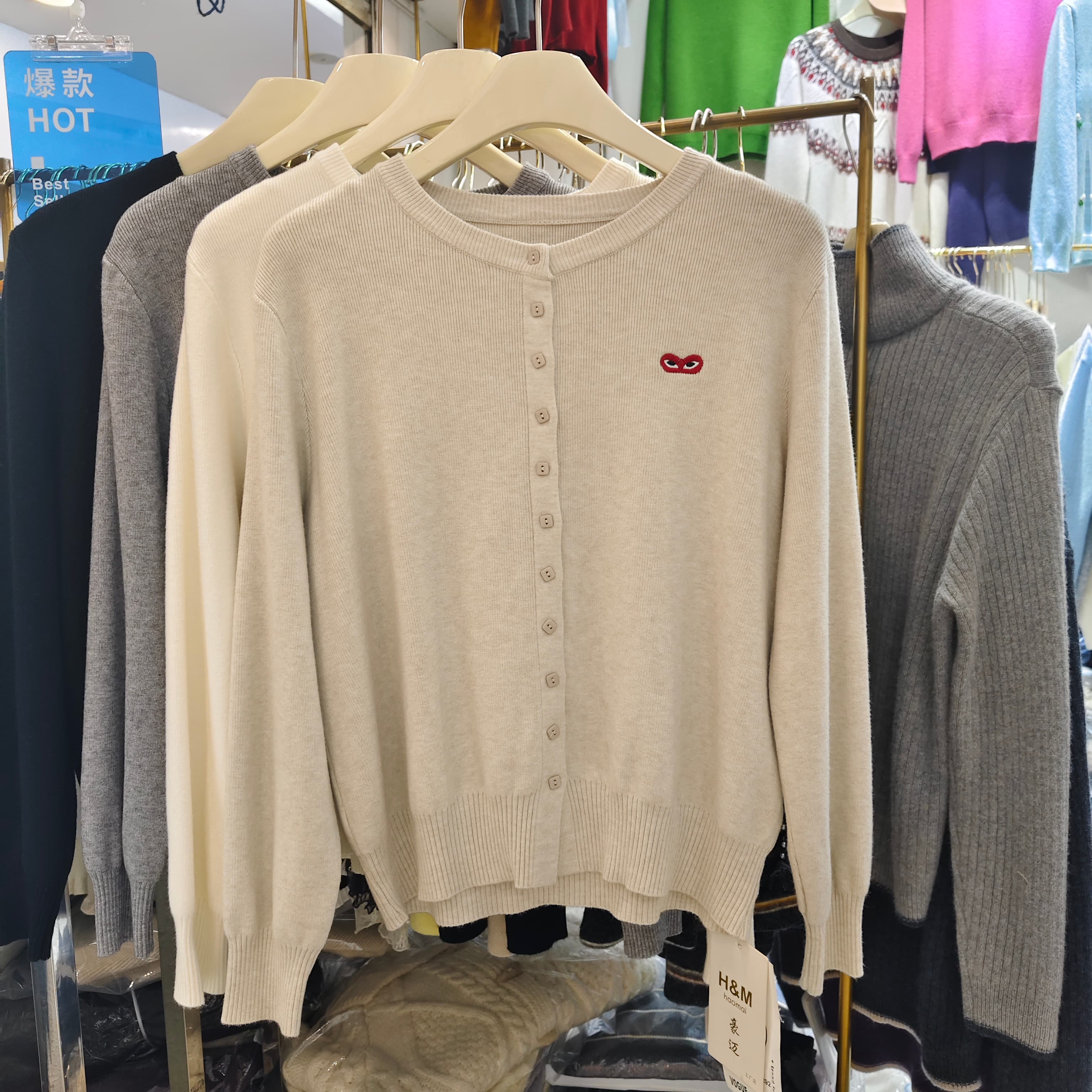 休闲刺绣单排扣圆领针织开衫女