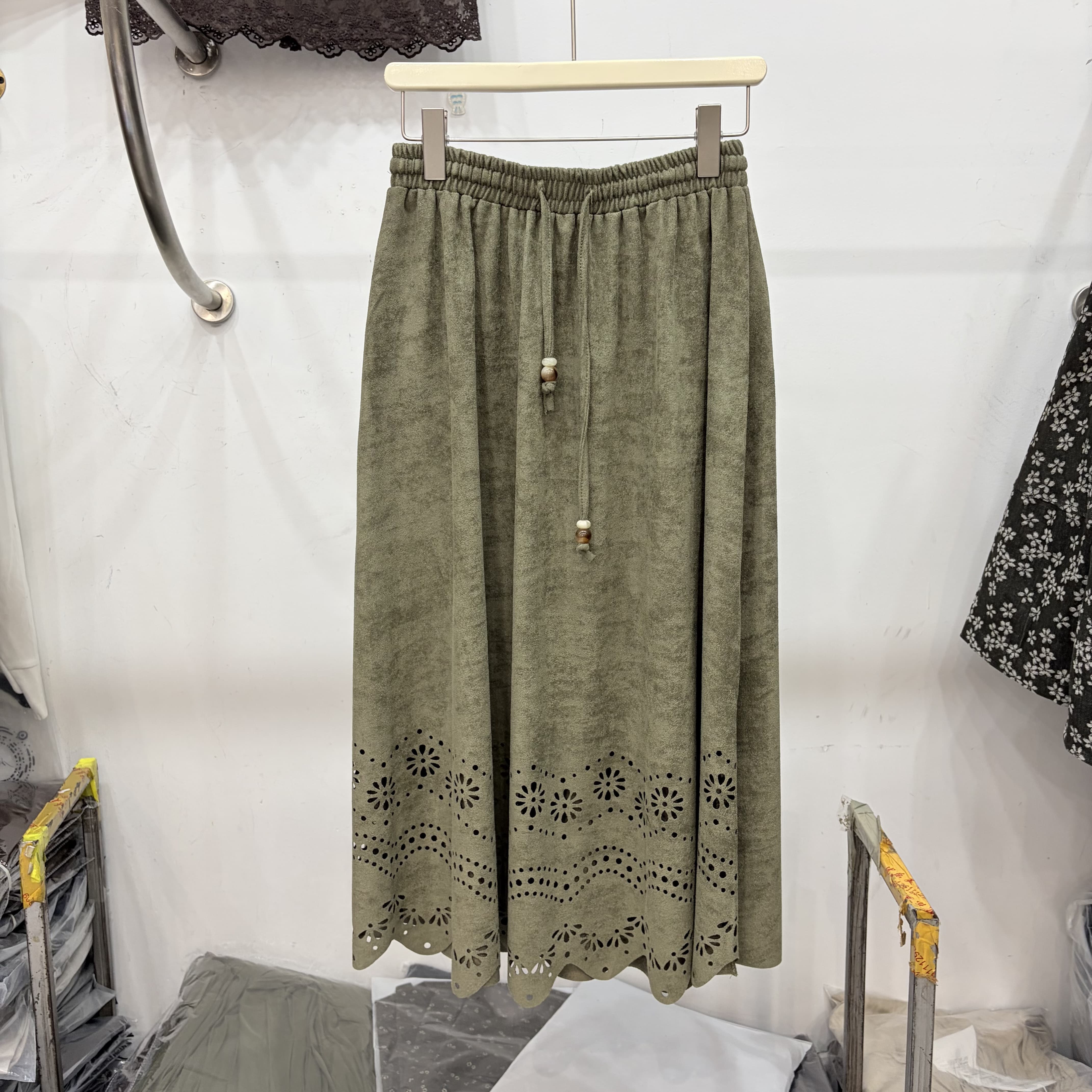 复古镂空花边中腰A字中长半裙