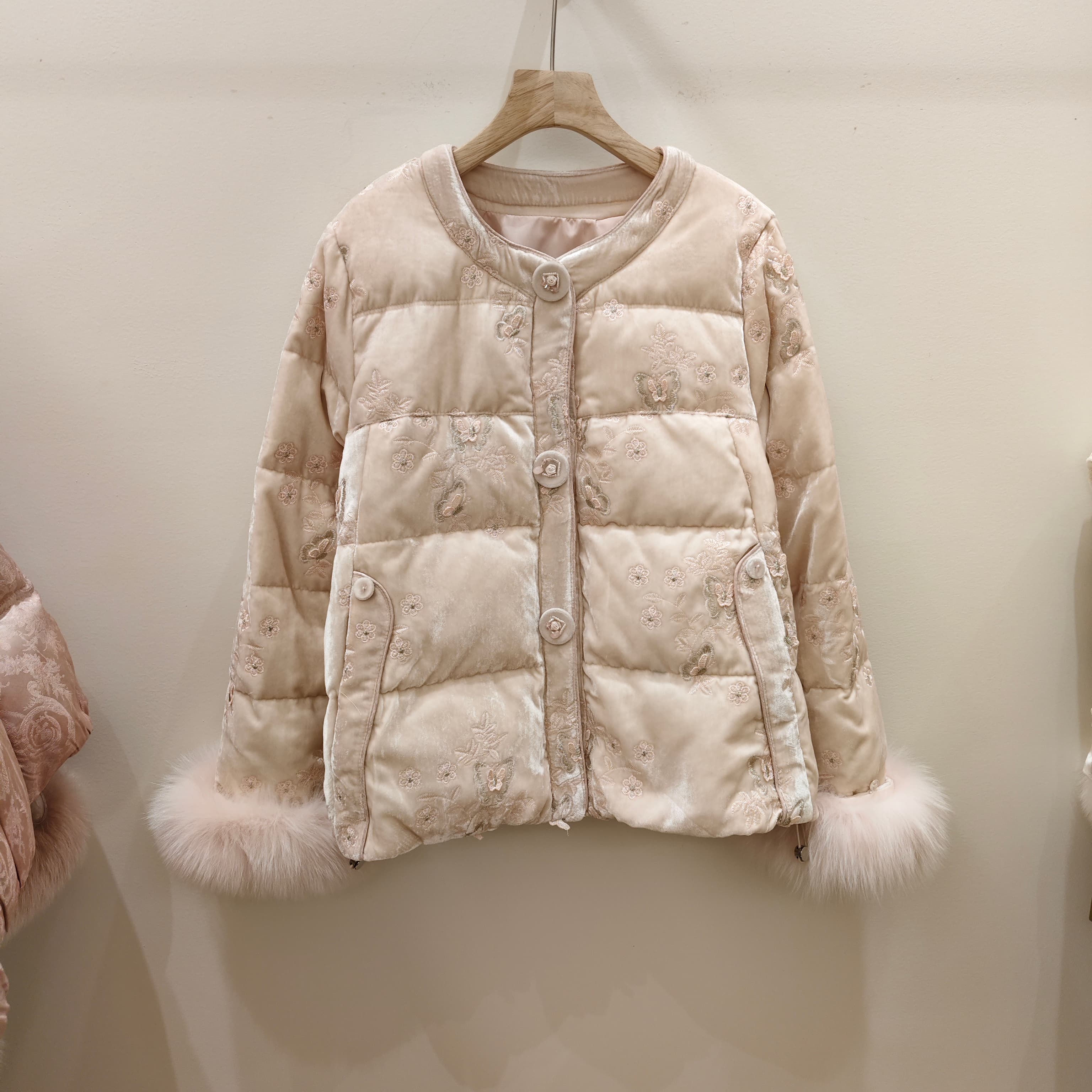 真丝丝绒白鸭绒羽绒服女