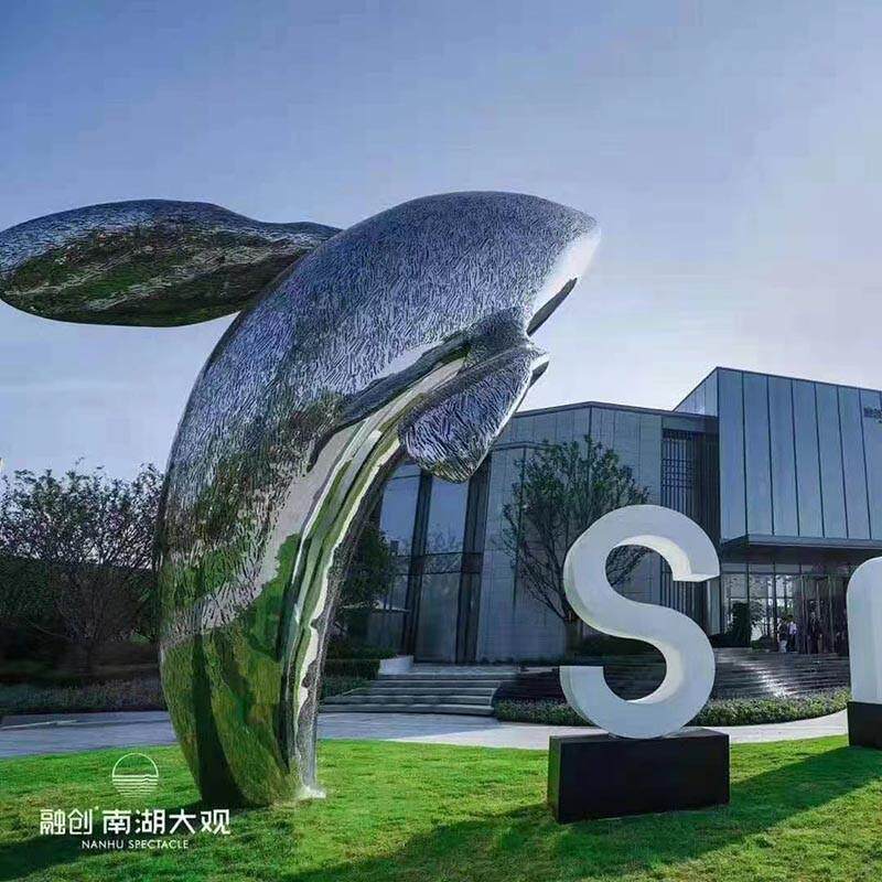 大型不锈钢镂空鲸鱼雕塑镜面抽象户外创意海豚售楼部水景装饰摆件