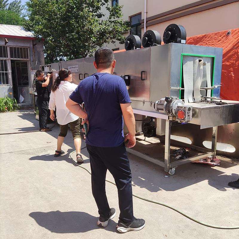 不锈钢周转筐清洗机水果塑料筐大型周转筐清洗设备自动节能洗框机